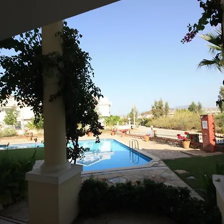 Nearby The Sea With Pool Triplex